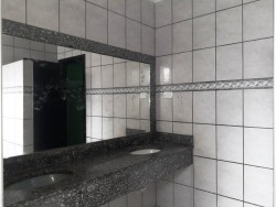 Comerciais-AV. TORQUATO DA SILVA LEITÃO-foto205326