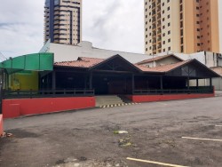 Comerciais-AV. TORQUATO DA SILVA LEITÃO-foto205313
