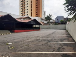 Comerciais-AV. TORQUATO DA SILVA LEITÃO-foto205314